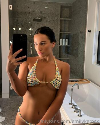 Full leaked Emilykernsx private onlyfans photo