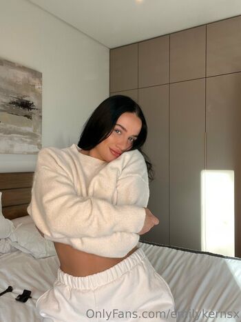 Full leaked Emilykernsx private onlyfans photo