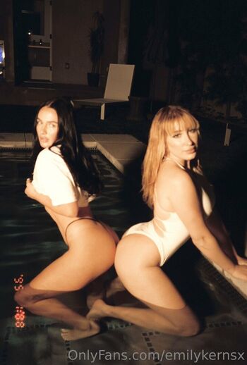 Full leaked Emilykernsx private onlyfans photo