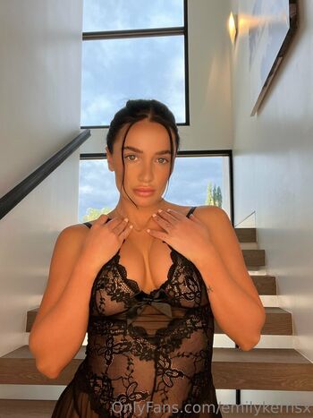 Full leaked Emilykernsx private onlyfans photo