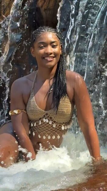 Erika Januza