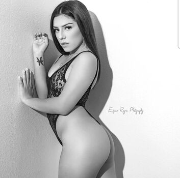 Full leaked Esmiana private onlyfans photo