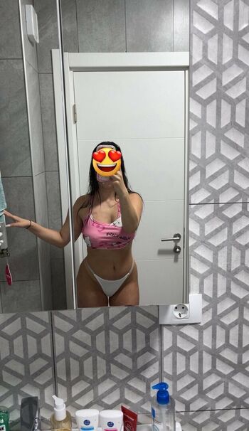 Full leaked Esracicekk private onlyfans photo