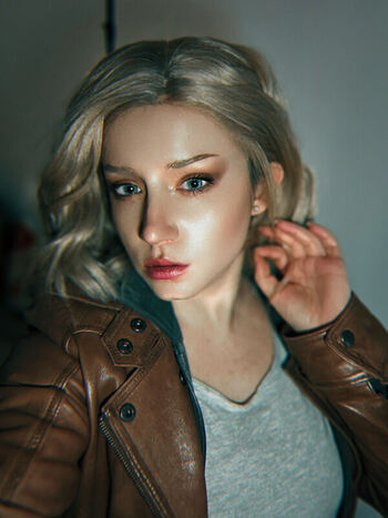 Ezy Summers Cosplay