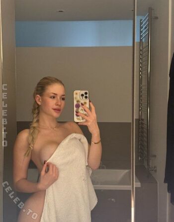 Full leaked Fabienne private onlyfans photo