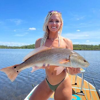 Fishhuntressclub