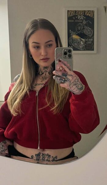 Full leaked Goth queen page private onlyfans photo