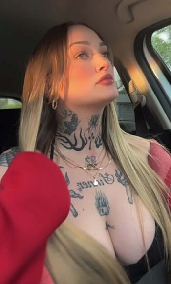 Full leaked Goth queen page private onlyfans photo