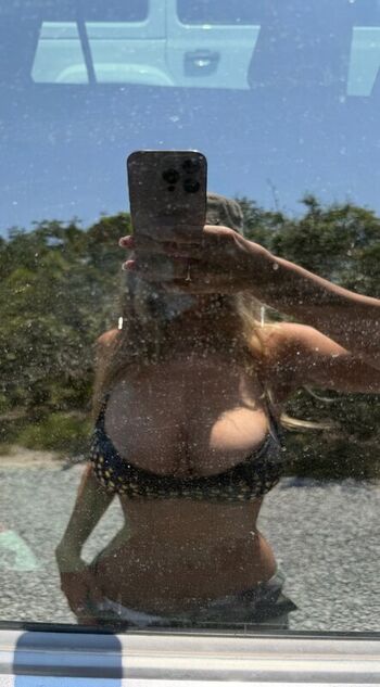 Full leaked Hadelinemope private onlyfans photo