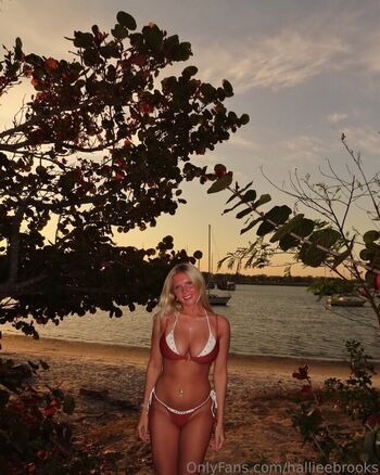 Full leaked Hallieebrooks private onlyfans photo