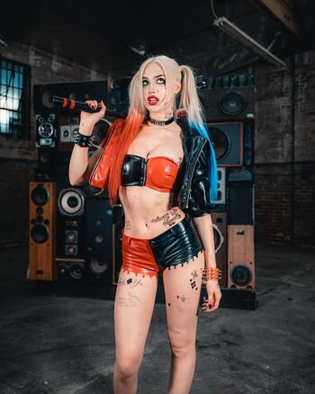 Full leaked Harley quinn cosplay private onlyfans photo