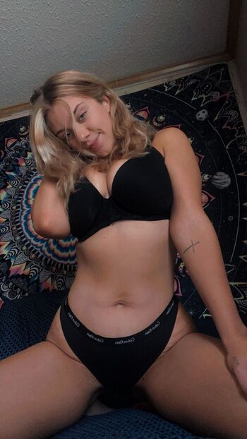 Full leaked Harley rae private onlyfans photo