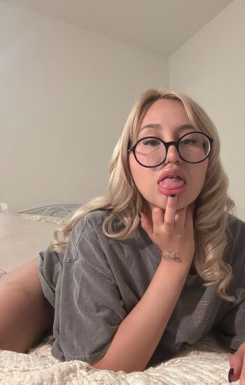 Full leaked Heavenlyflavoured private onlyfans photo