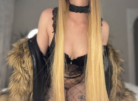 Full leaked Heltylovve private onlyfans photo