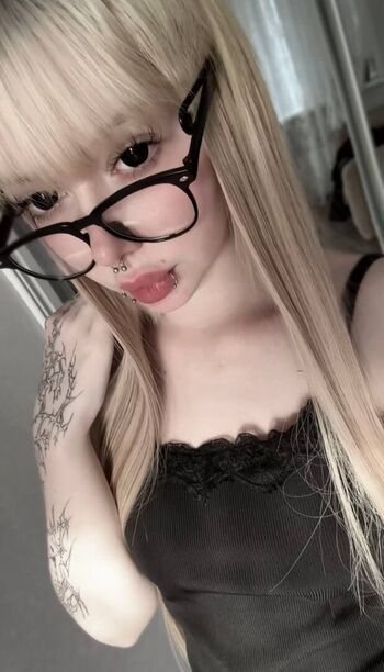 Full leaked Heltylovve private onlyfans photo