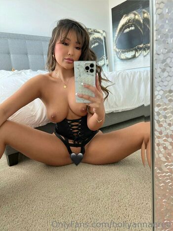 Full leaked Hollyannaeree private onlyfans photo