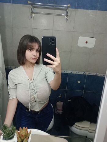 Full leaked Honeymoongirl private onlyfans photo