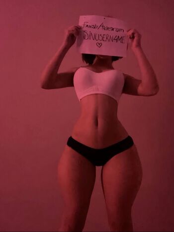 Full leaked Honeymoongirl private onlyfans photo