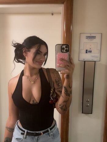 Full leaked Hottitotti private onlyfans photo