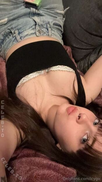 Full leaked Icygic private onlyfans photo