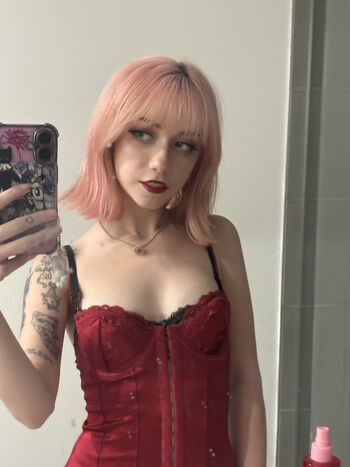 Full leaked Iluvmeww private onlyfans photo