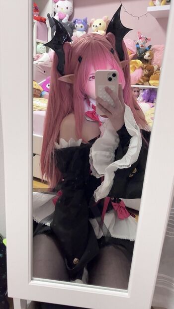 Isi Cosplay