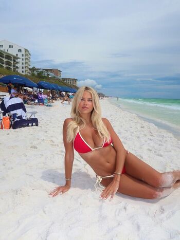 Iza Leslie