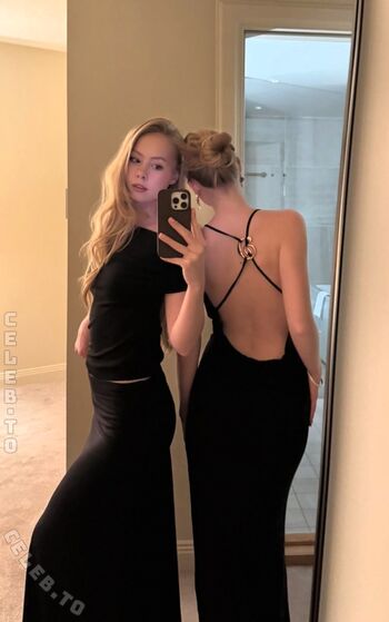 Full leaked Izaandelle page private onlyfans photo