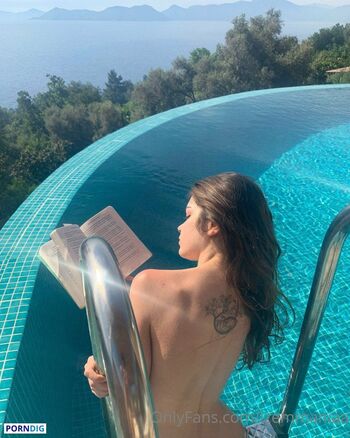 Full leaked Izemmaniaa private onlyfans photo