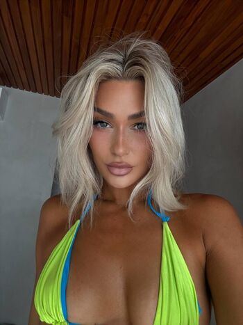 Izzi Dame