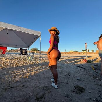 Jacqueline G Castro