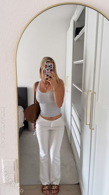 Full leaked Jenny lbx private onlyfans photo