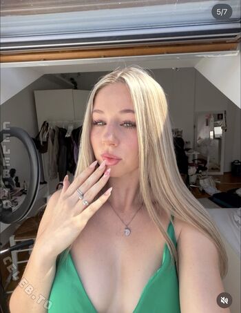 Full leaked Jennybelly private onlyfans photo