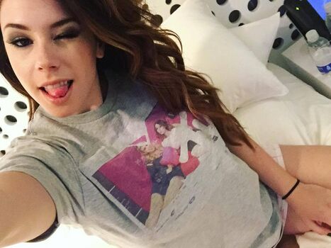 Jillian Rose Reed