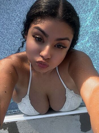 Full leaked Jinxluvfil private onlyfans photo