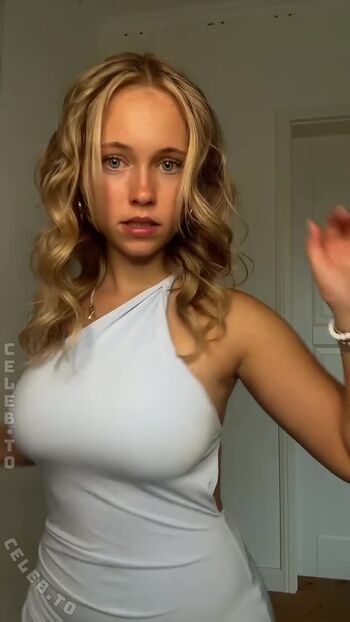 Full leaked Justfranzi x private onlyfans photo