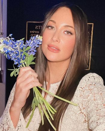 Full leaked Kacey musgraves private onlyfans photo