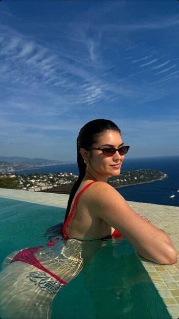 Full leaked Karazwaanstra private onlyfans photo