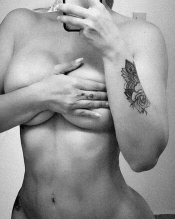 Full leaked Karenina rose private onlyfans photo