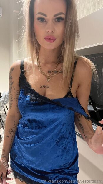 Full leaked Karolinka ofi private onlyfans photo