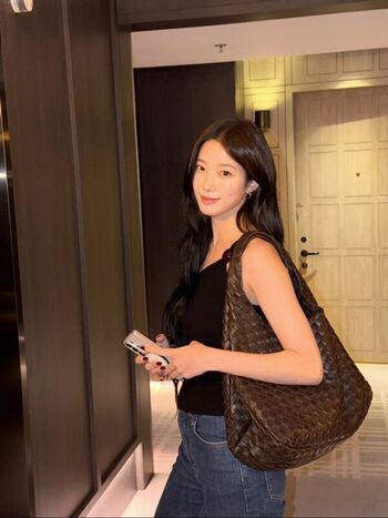 Kazuha Nakamura 中村 一葉