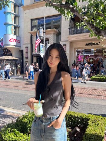 Kazuha Nakamura 中村 一葉