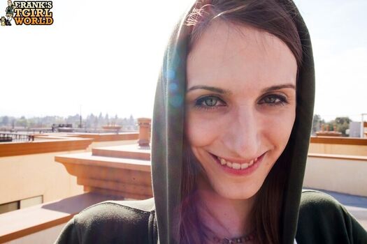 Kelly Klaymour