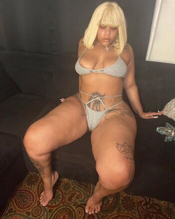 Full leaked Kimkommas private onlyfans photo