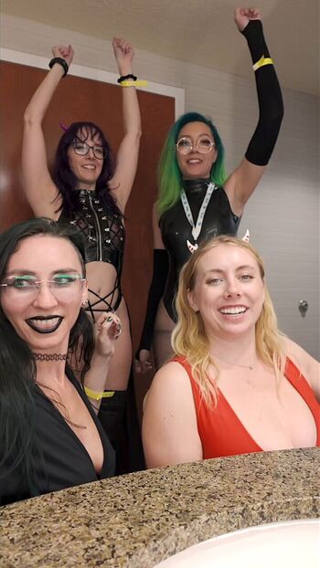Full leaked Kitticosmic private onlyfans photo