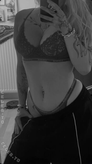 Full leaked Kittykattoni private onlyfans photo