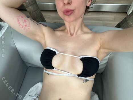 Full leaked Kometa private onlyfans photo