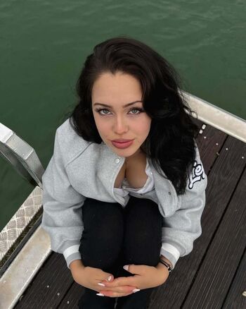 Lara.stxx