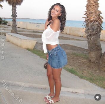 Full leaked Laraemiii private onlyfans photo
