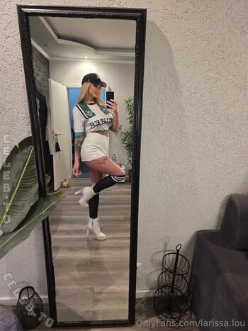 Larissa Lou
